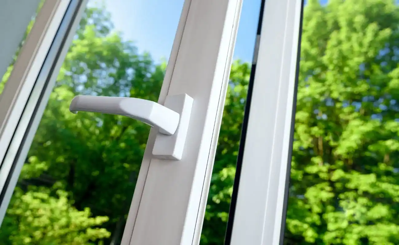 Come scegliere la ditta per installazione tende da sole a Sassari: checklist tecnica, norme e contesto locale