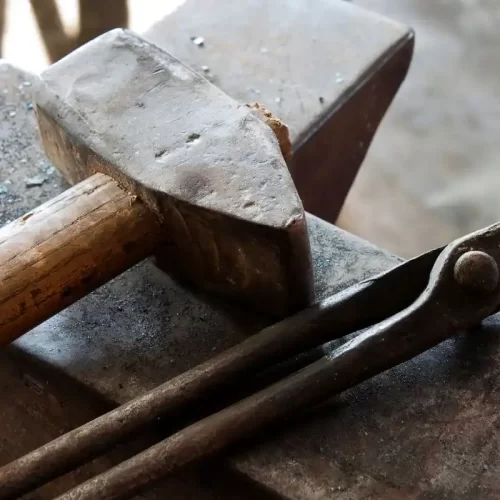 Opere da fabbro a Siziano: guida pratica alla carpenteria metallica locale