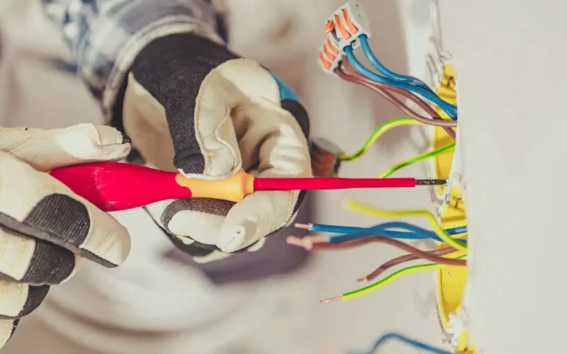Installazione impianti elettrici a Taormina: guida pratica per abitazioni, B&B e locali