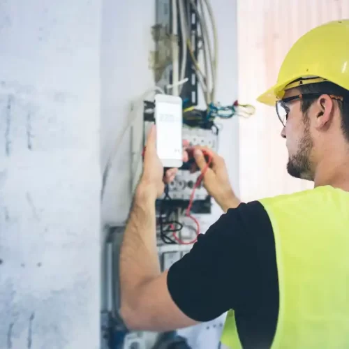 Pronto intervento elettricista a Bologna: guida pratica per gestire un guasto in sicurezza
