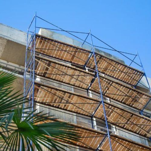 Montaggio ponteggi a Rimini: sicurezza e professionalità per ogni cantiere